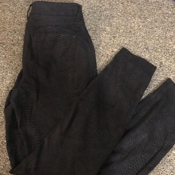 Artisan NY black velvet jeans size 2 - Picture 5 of 5